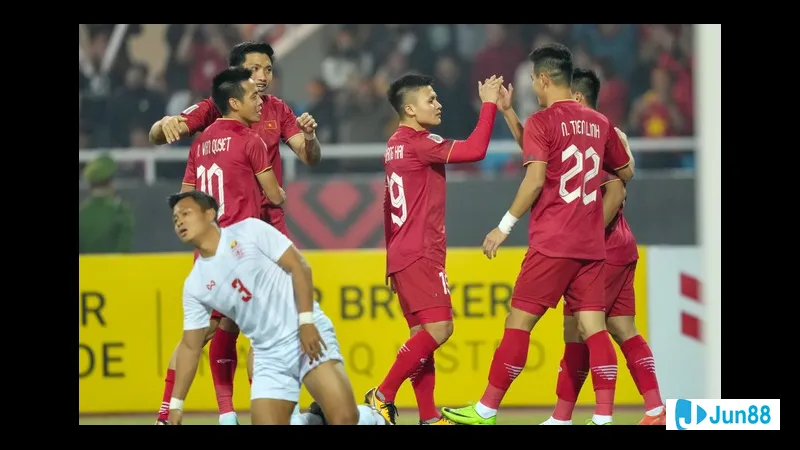 Bình luận bóng đá Bình luận bóng đá